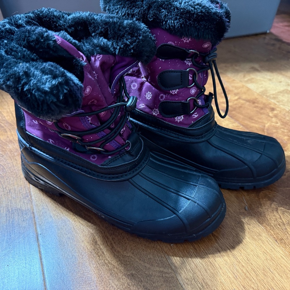 Women's Black and Purple Winter Boots